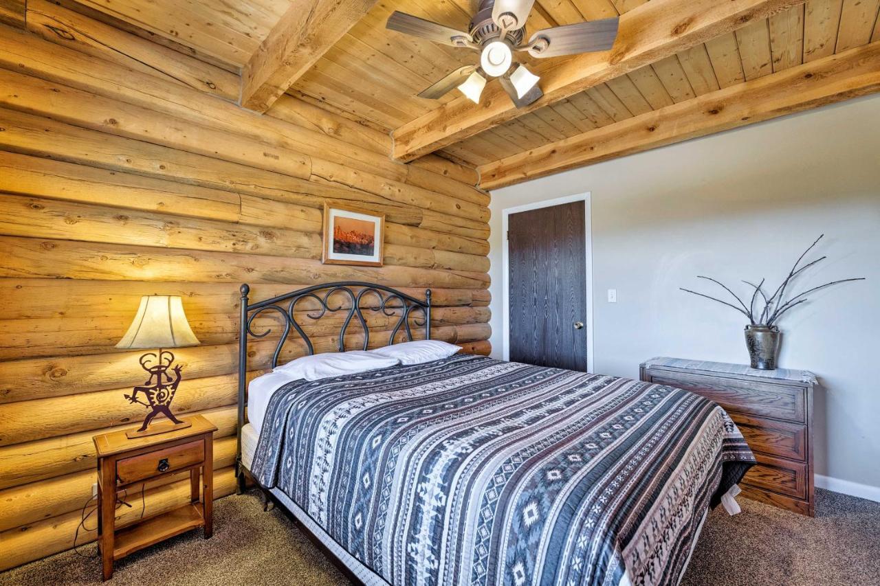 Cabin With Fire Pit, Views And Bbq 18 Mi To Moab! Exterior photo